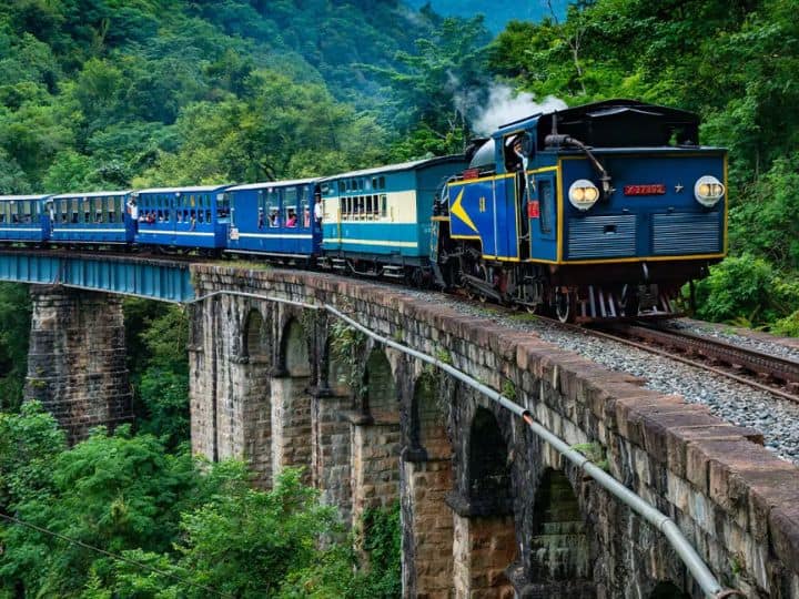 Mettupalayam Ooty Nilgiri Passenger is the slowest train in India this is how you get tickets ये है भारत की सबसे स्लो ट्रेन, 5 घंटे में तय करती है 46 किलोमीटर की दूरी