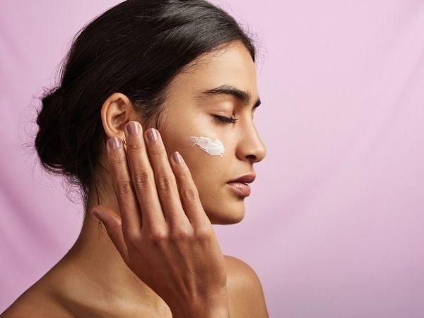 skin-care-tips-these-5-skin-care-tips-will-be-useful-while-traveling-you-will-get-glowing-skin