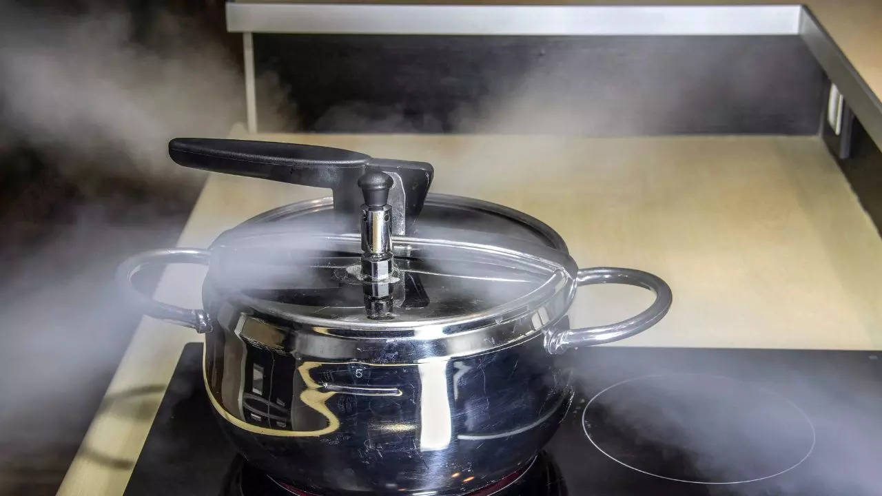 Whether these things should be cooked in a pressure cooker or not, here are some things you should not use a pressure cooker to cook.