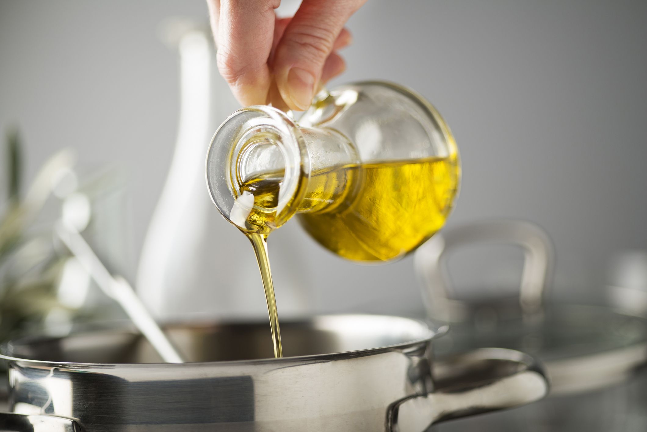 Choosing the wrong oil in food can cause great damage to health, find out what is right for you here